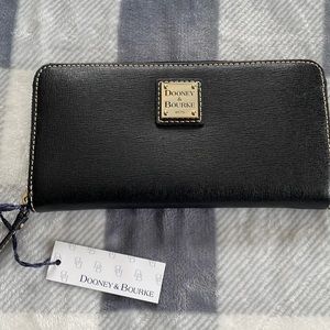 Dooney & Bourke Pebble Grain Zip Clutch Wallet